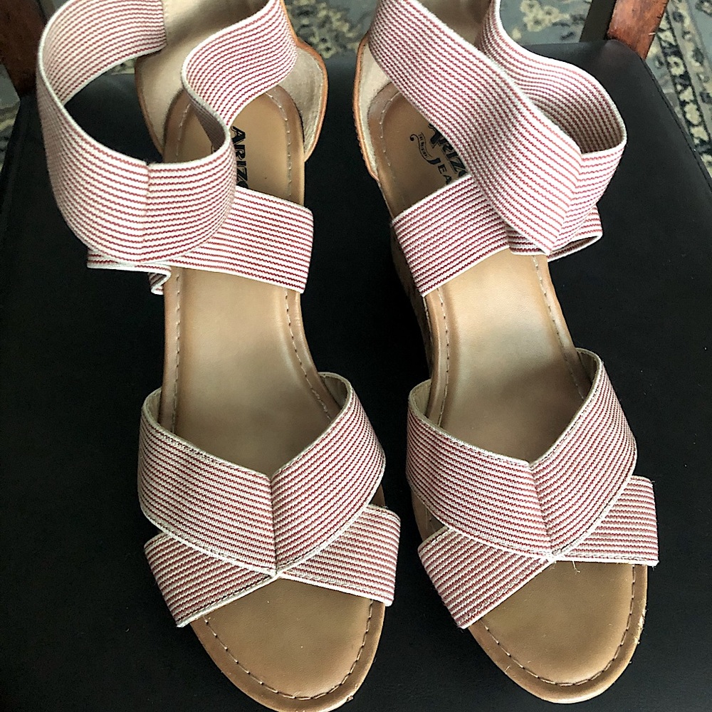 𝐀𝐫𝐢𝐳𝗼𝐧𝐚 𝐉𝐞𝐚𝐧 𝐂𝗼. Wedges - Picture 3 of 16